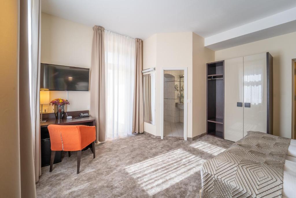 Galerie Hotel - Premium Double Room With Balcony