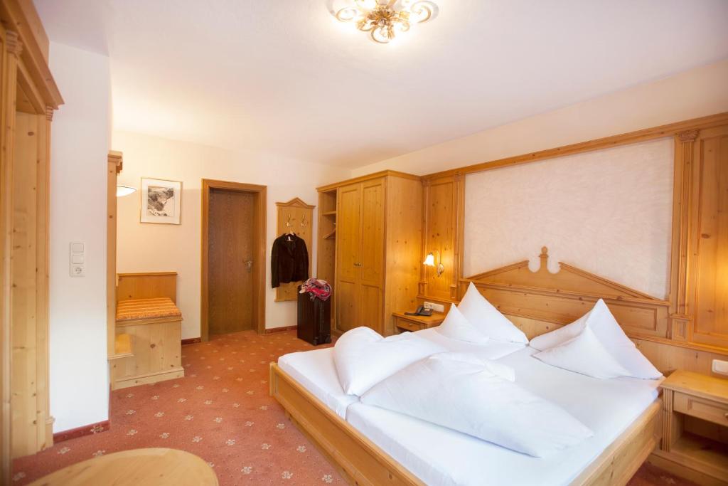 Hotel Die Arlbergerin - Design & Tiroler Gemütlichkeit - 9