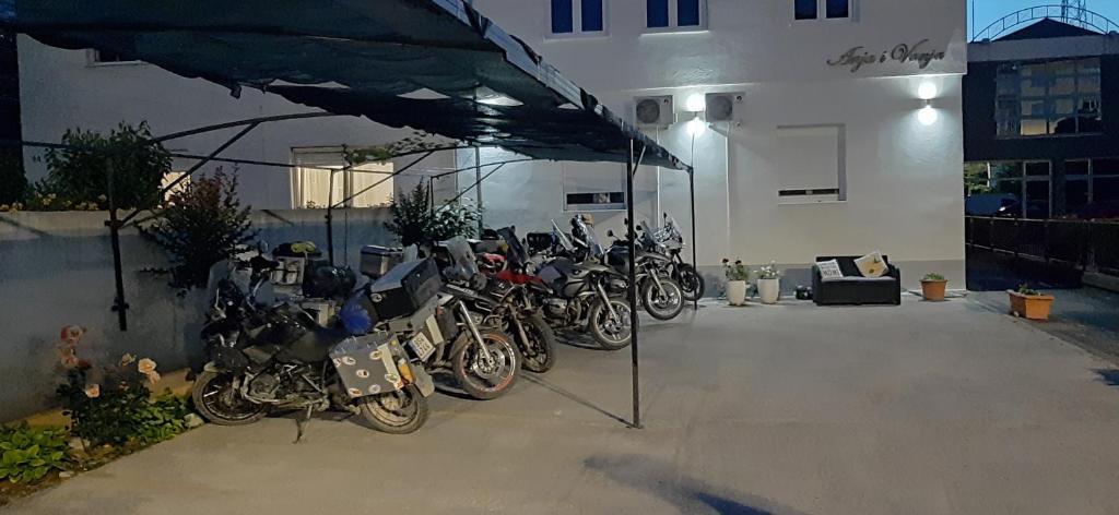 Jízda na kole v ubytování Guest House Vanja nebo okolí