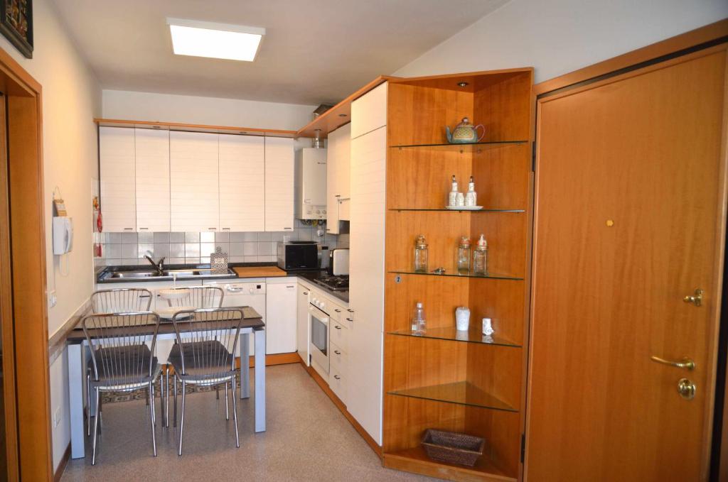 Kuchnia lub aneks kuchenny w obiekcie Montello Apartment Noale
