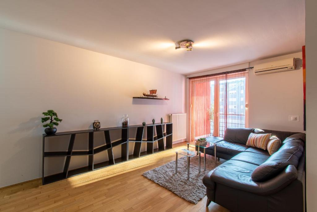 Flexible SelfCheckIns 31 - Zagreb - Garage - Loggia - New