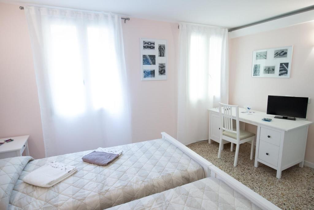 Venice Rialto Bridge Apartment - 10