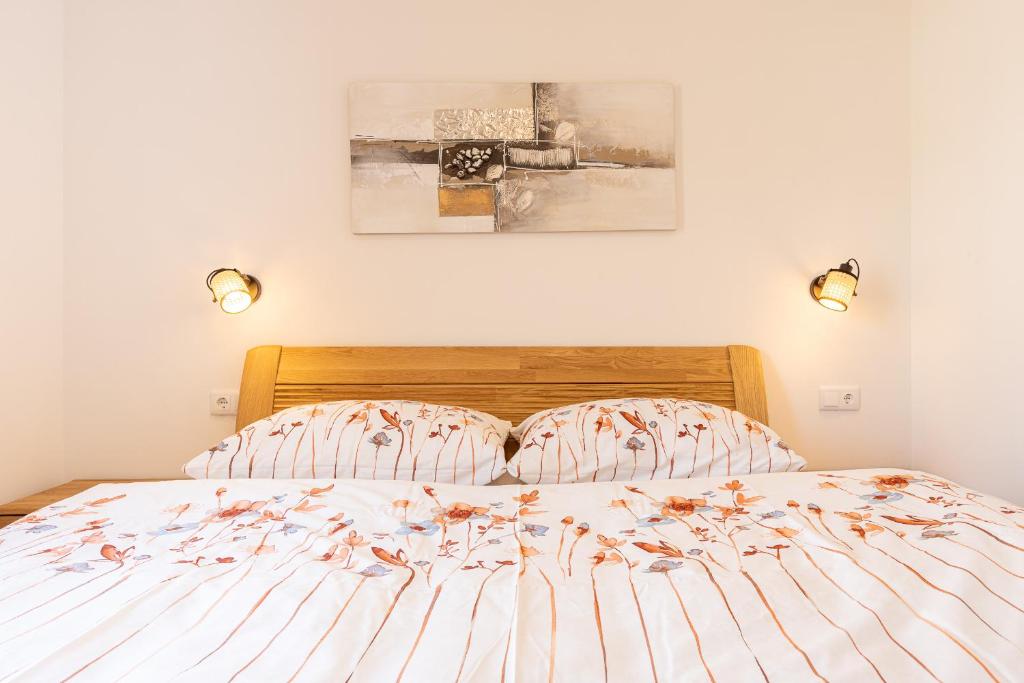 Postel nebo postele na pokoji v ubytování Ferienwohnung Kerstin