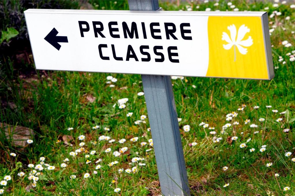 Certifikát, hodnocení, plakát nebo jiný dokument vystavený v ubytování Premiere Classe Laon