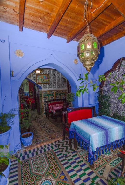 シェフシャウエンにあるHotel Al kassabaのギャラリーの写真