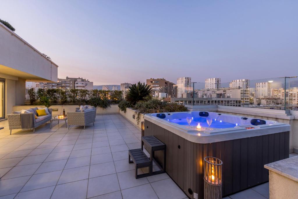 Bazén v ubytování Lazarica Penthouse nebo v jeho okolí