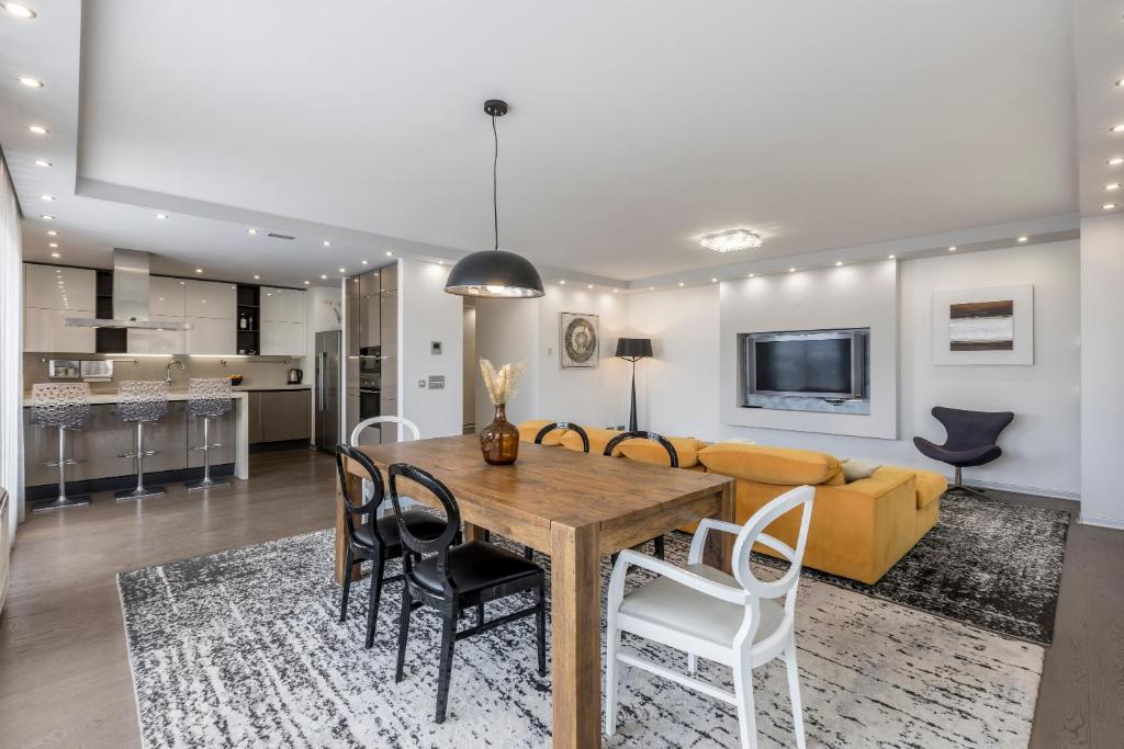 Kuchyň nebo kuchyňský kout v ubytování Lazarica Penthouse