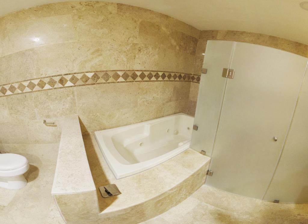 Koupelna v ubytování REAL DE LA PEÑA HOTEL 2