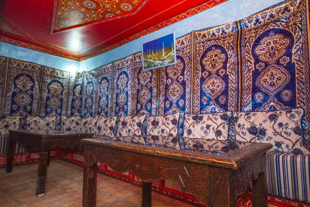 シェフシャウエンにあるHotel Al kassabaのギャラリーの写真