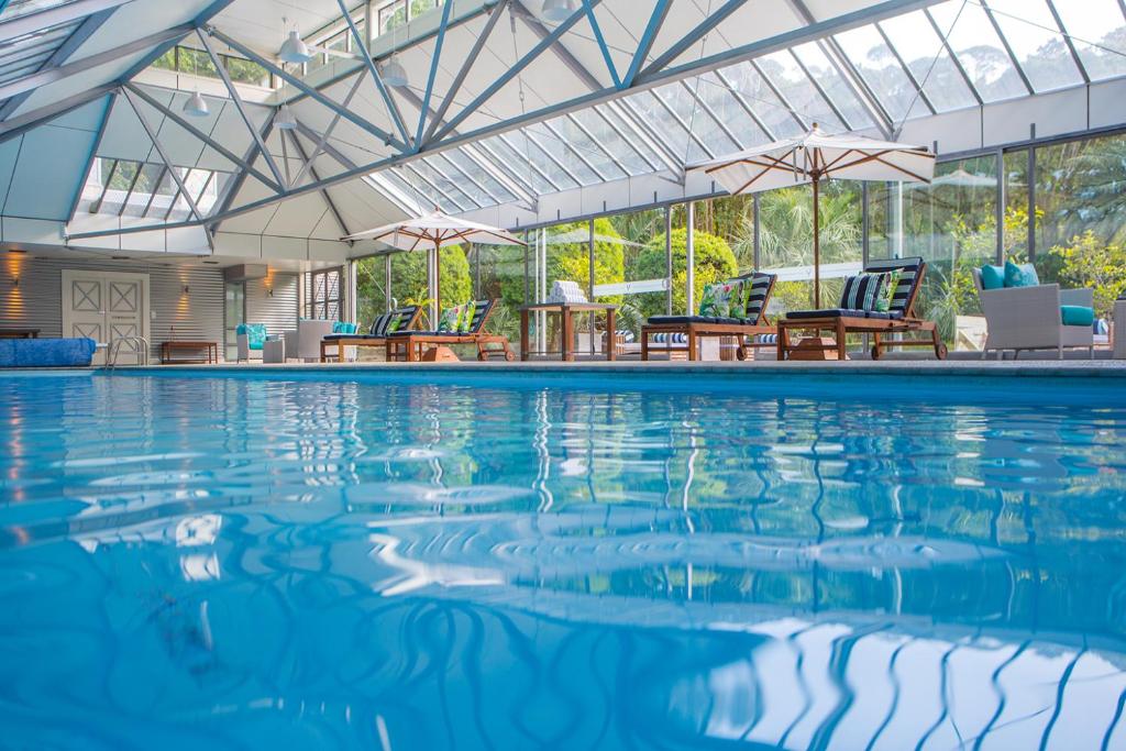 Bazén v ubytování Wharekauhau Country Estate nebo v jeho okolí