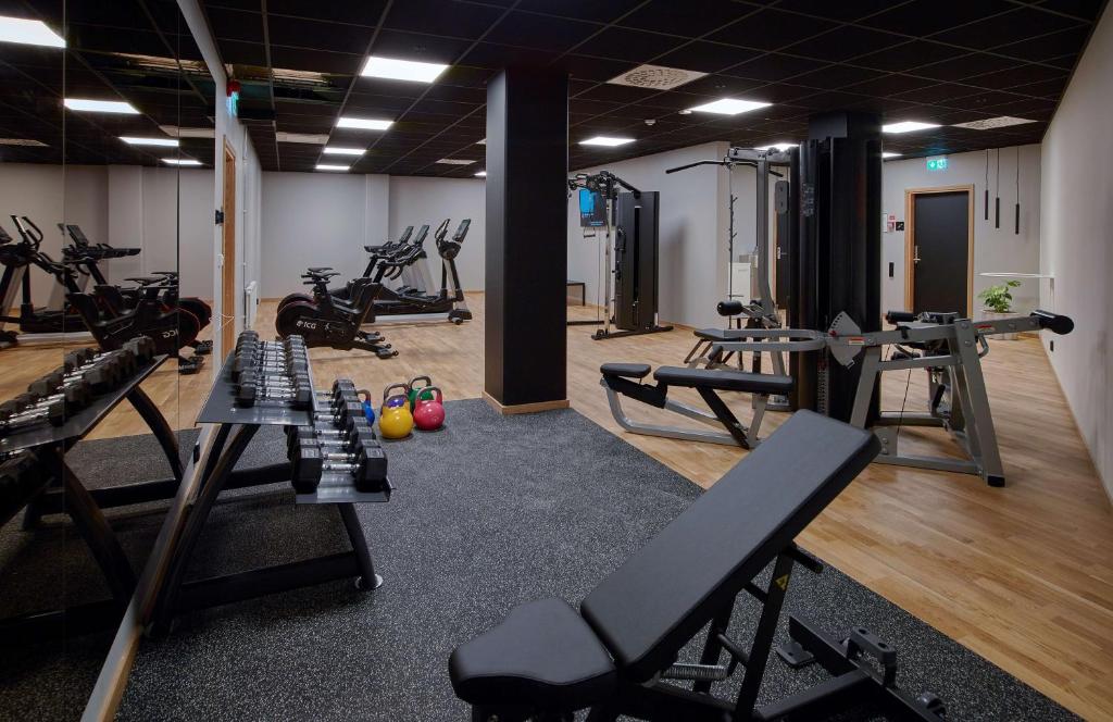Fitness centrum a/nebo fitness zařízení v ubytování Scandic Örebro Central