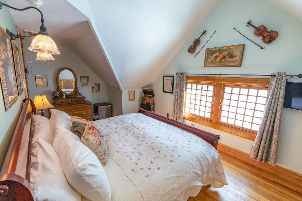 1899 Inn - Cuarto King