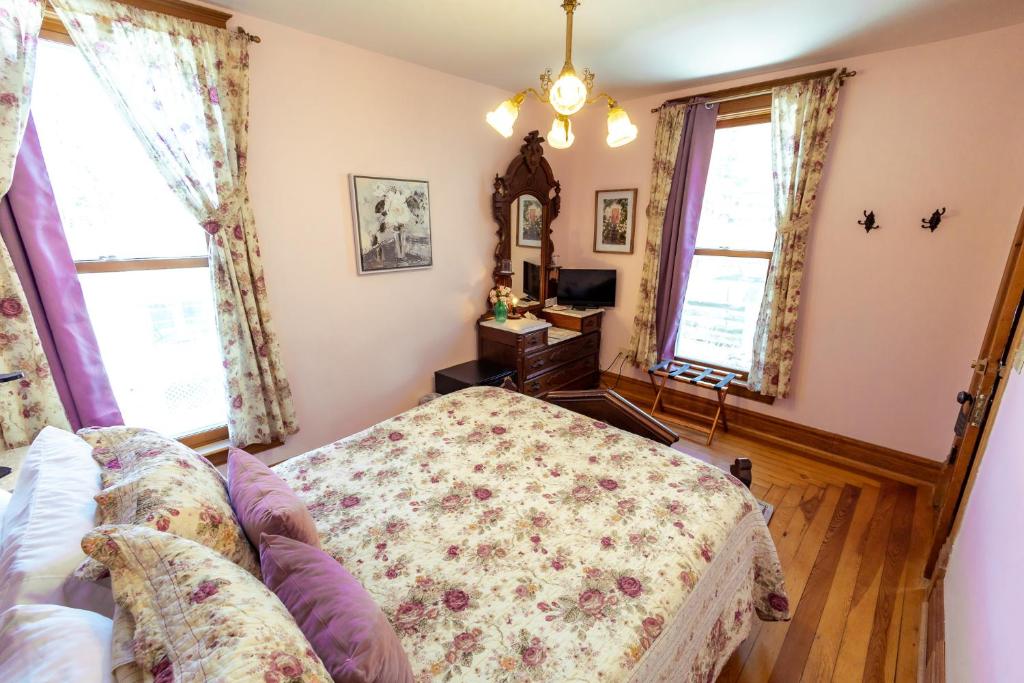 1899 Inn - Sala De Reina Con Baño Compartido