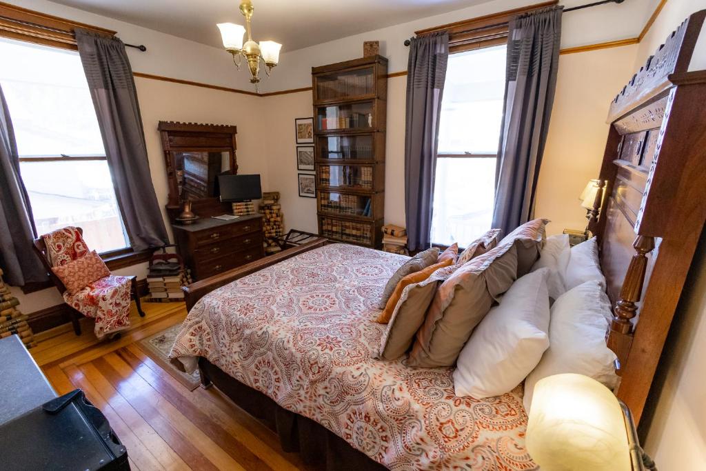 1899 Inn - Habitación De La Reina