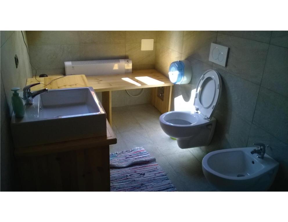 Rifugio 2000 - Quadruple Room With Shared Bathroom