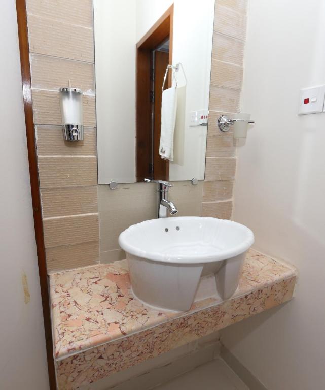 NAAS Serviced Apartments - Deluxe King Room