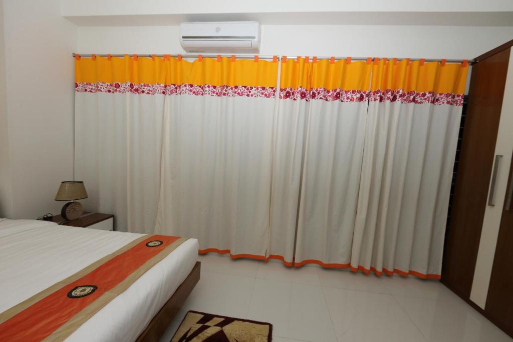 NAAS Serviced Apartments - Double Double Double Room