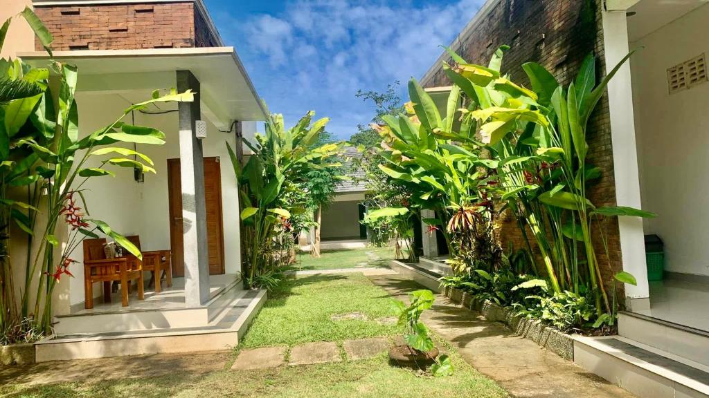 Zahrada ubytování UmahOde Bali