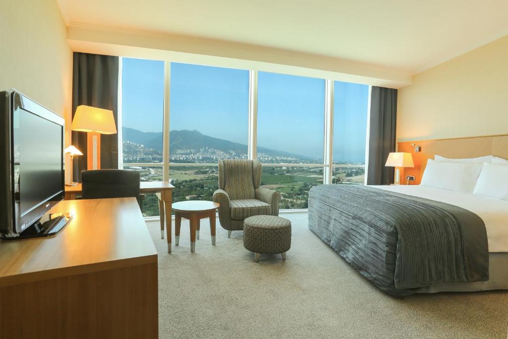 Wyndham Grand Izmir Ozdilek Thermal & Spa - Room King Standard Con Mountain View - Fumar