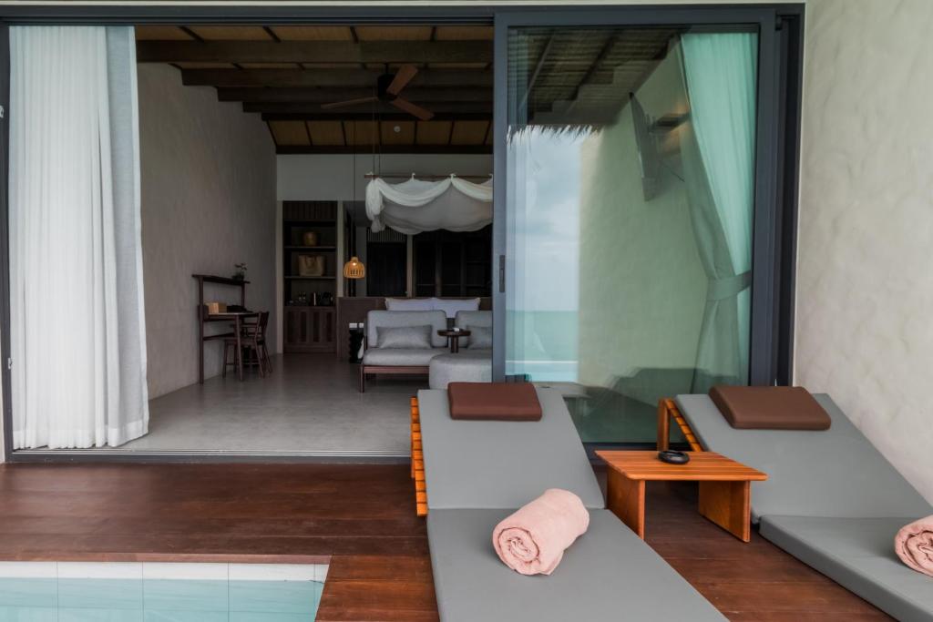 The Flow Samui Beach Resort - 9