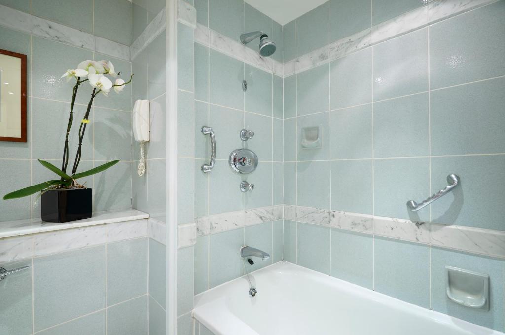 Millennium Hotel and Conference Centre Gloucester London - Resim 31