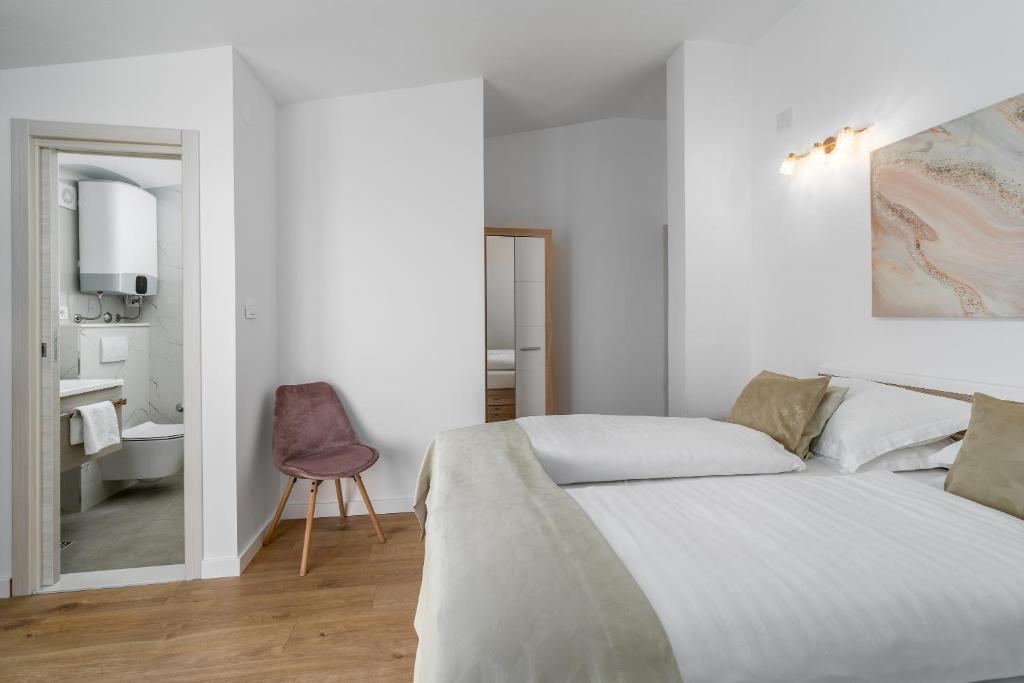 Rooms Vedrana - Double Room With Sea View