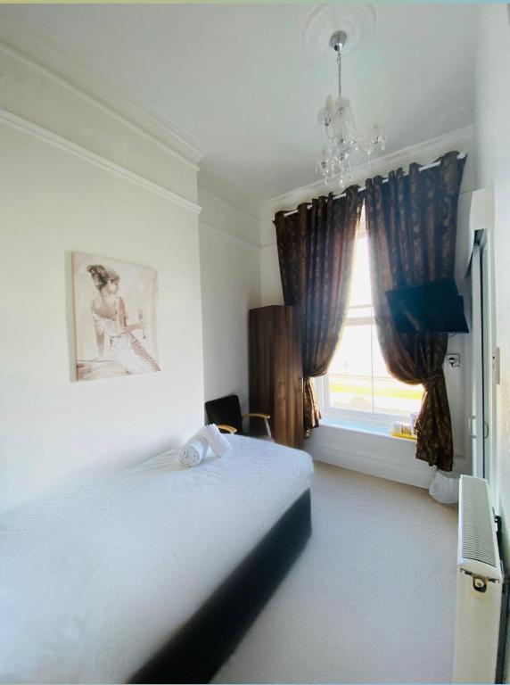 Four Oaks Hotel - Eenpersoonskamer Met Uitzicht Op Zee