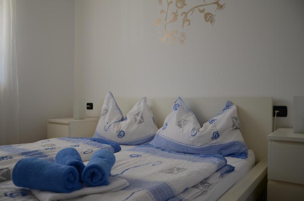 Postel nebo postele na pokoji v ubytování Apartments Bertok