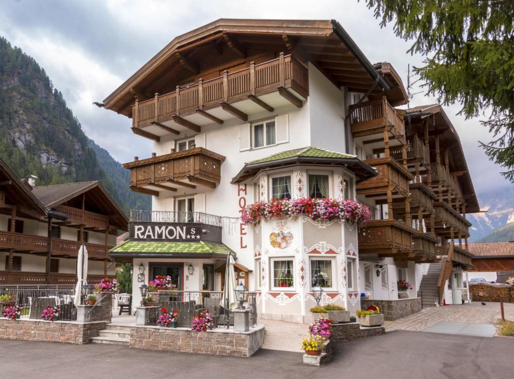 Galeriebild der Unterkunft Hotel Ramon in Campitello di Fassa