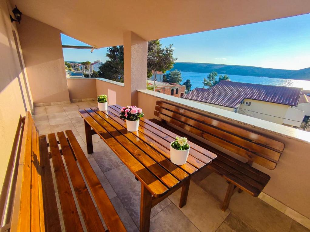 Apartments Amfora - cozy and modern apartments for up to 10 people, 100m from the sea and beach