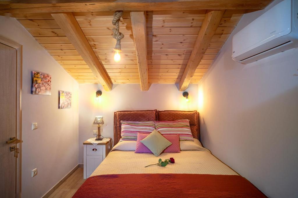 Postel nebo postele na pokoji v ubytování Family's nest