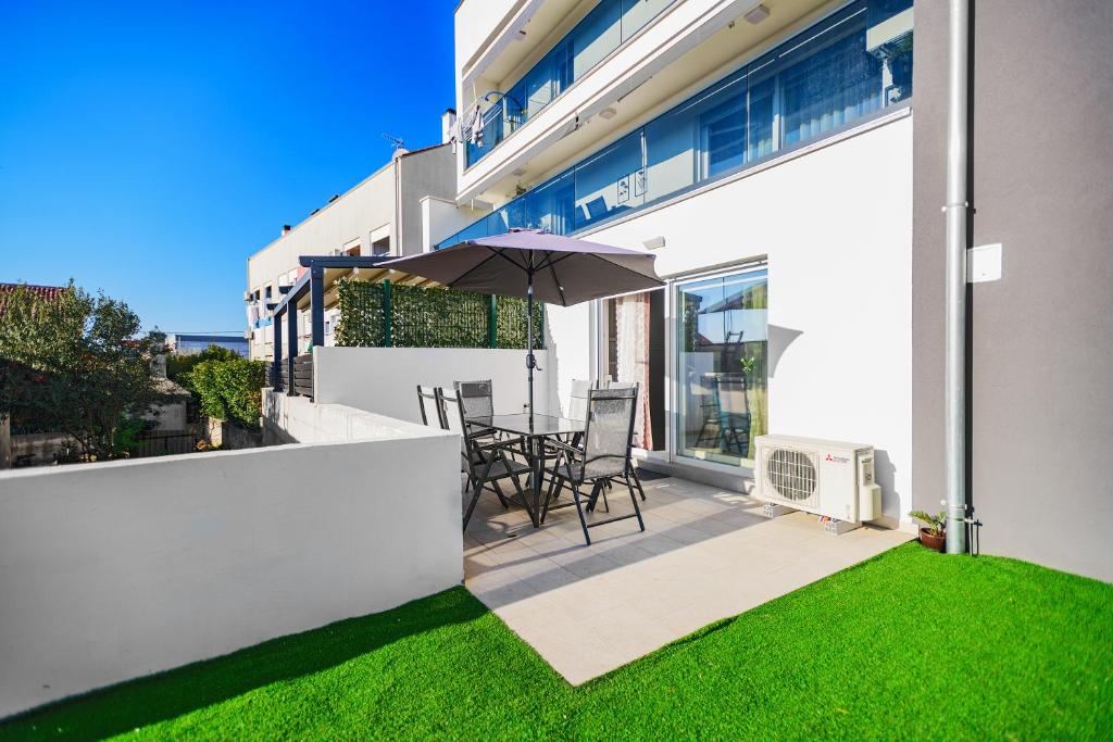 Balkón alebo terasa v ubytovaní Holiday apartment Zadar - with summer balcony and parking