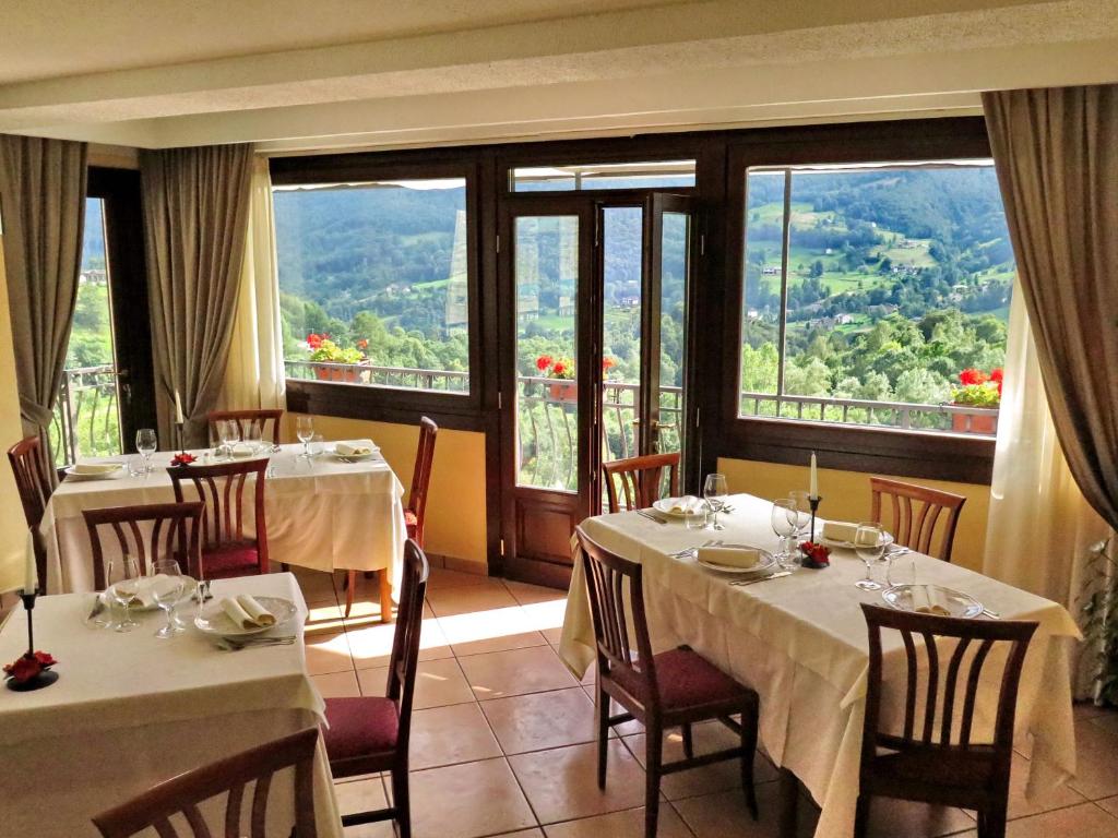 Restaurace v ubytování Albergo Miniere