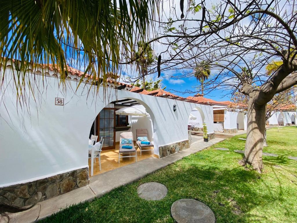 Vonkajšia záhrada v ubytovaní Bungalow Parque Golf by SunHousesCanarias