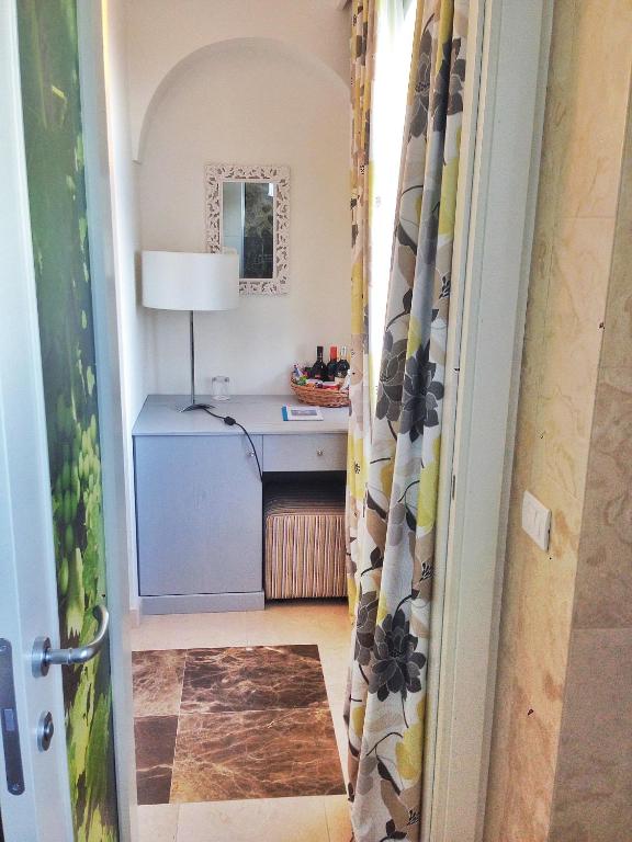 Capri Wine Hotel - 13