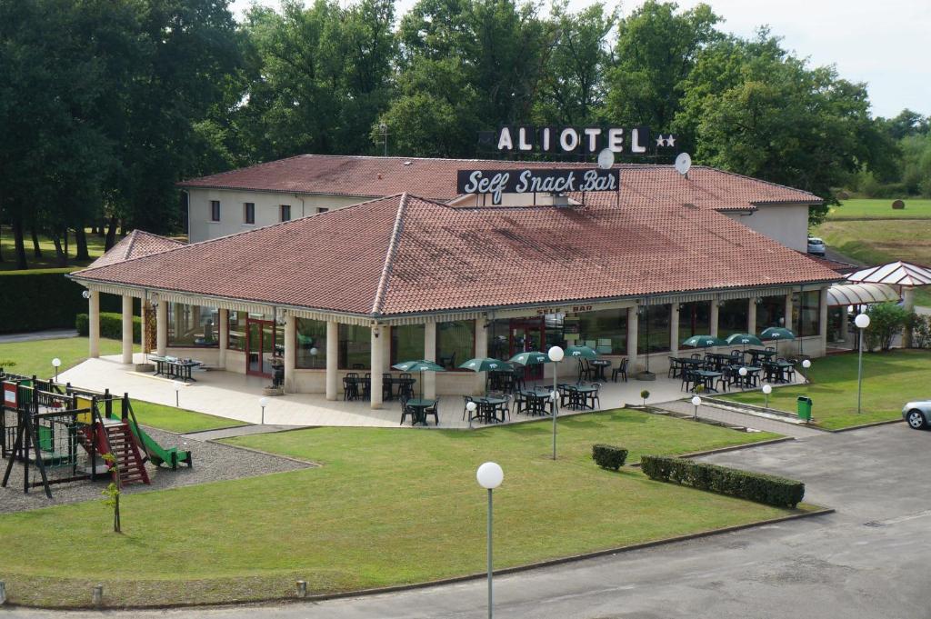 Budova, kde se hotel nachází