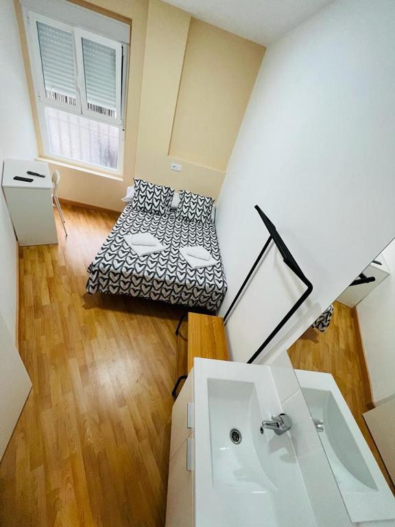 Hospedaje Puente de Vallecas - Double Room With Shared Bathroom