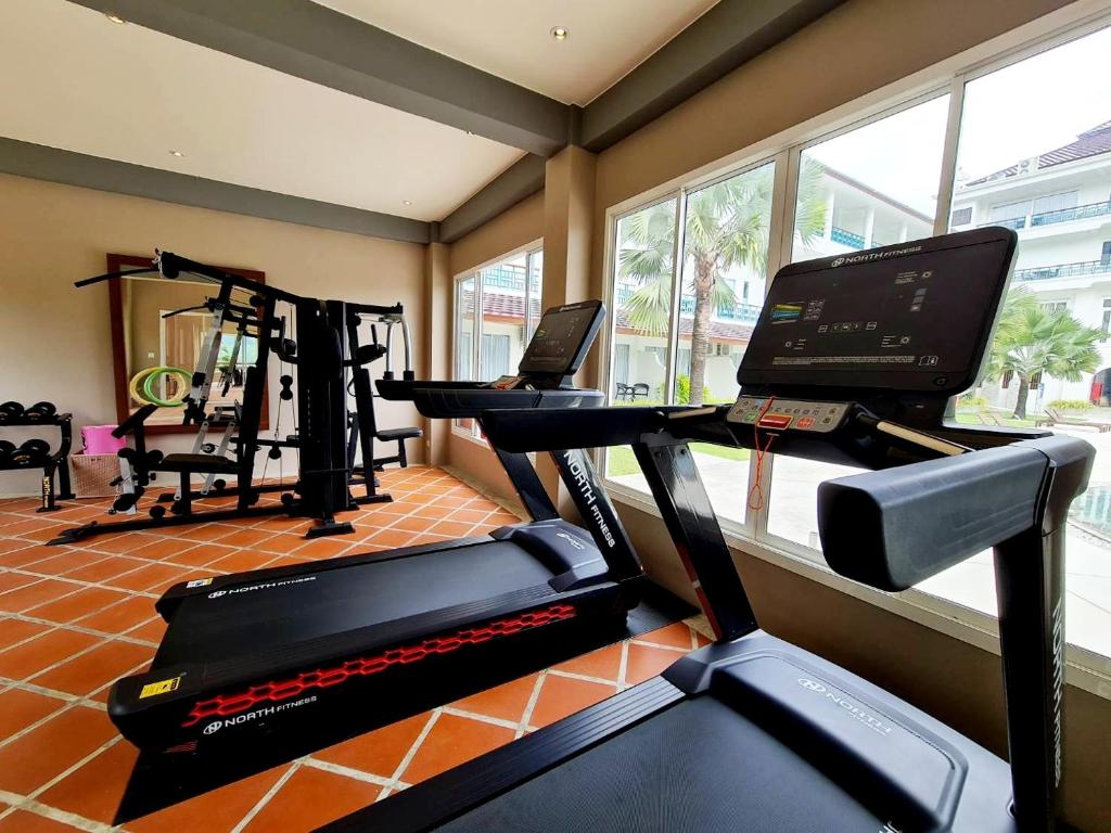Fitness centrum a/nebo fitness zařízení v ubytování Katathong Golf Resort & Spa