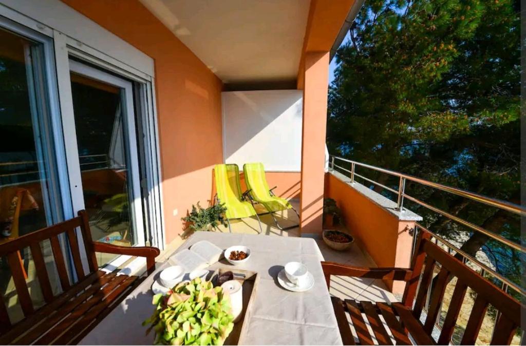 Balkón alebo terasa v ubytovaní Apartment with sea view