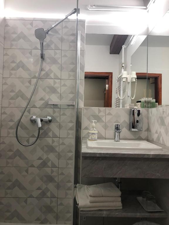 Gizella Hotel and Restaurant - Economie Twin Room