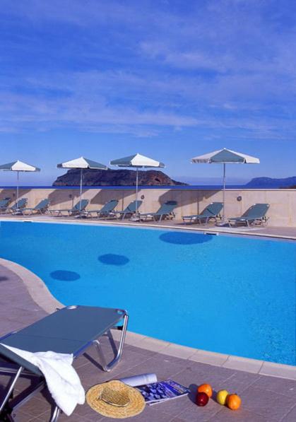 Bazén v ubytování Lissos Beach nebo v jeho okolí
