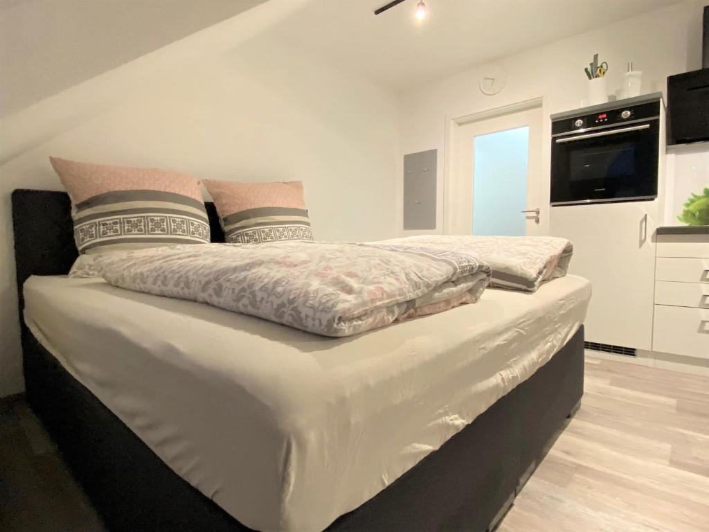 Fancy, EP Tickets über uns erhältlich - 5