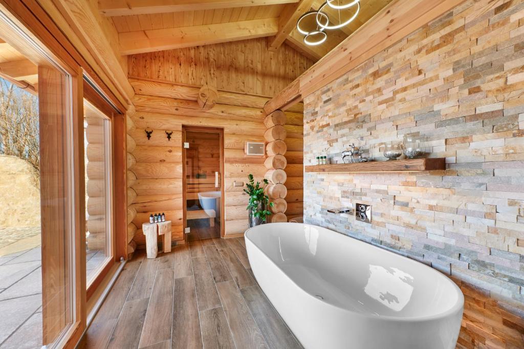 Koupelna v ubytování Lederer Chalets
