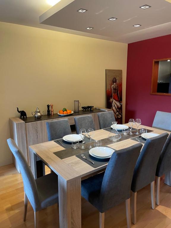 TV a/nebo společenská místnost v ubytování Appartement chic au centre HUT 08087