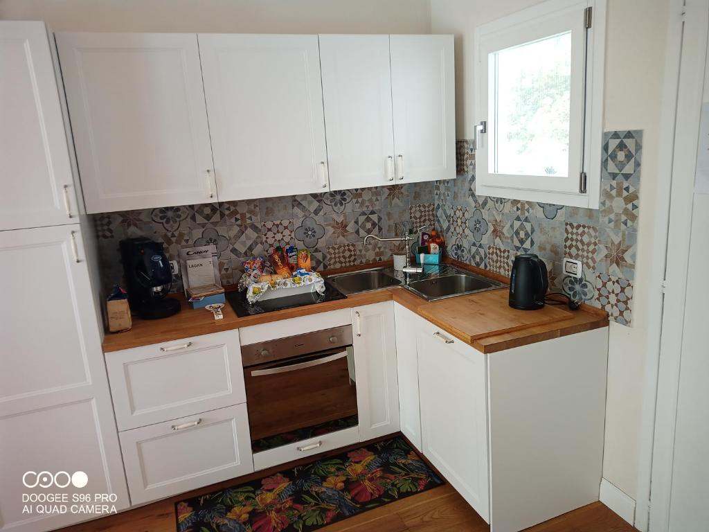 A kitchen or kitchenette at Casa de la Luna