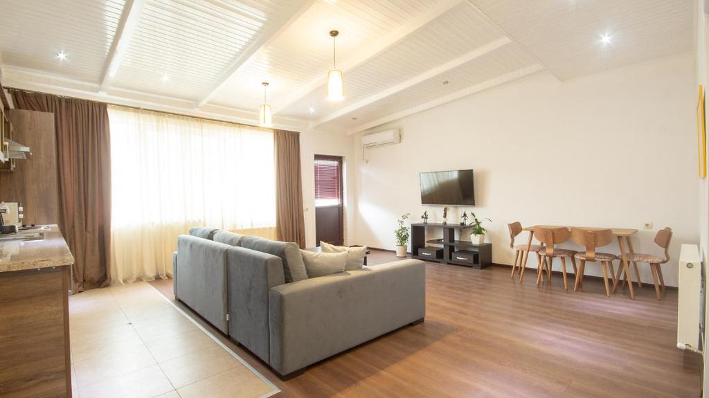 امکانات Big Terrace apartment on Liberty Square - تصویر ۴