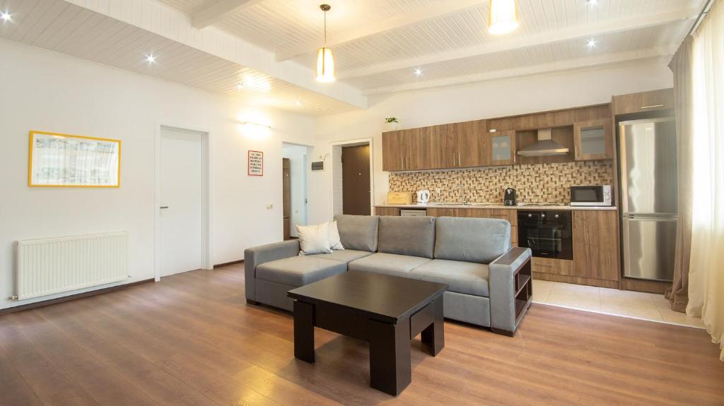 تصویر اتاق‌های Big Terrace apartment on Liberty Square - تصویر ۲