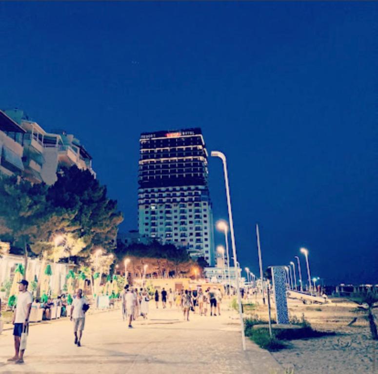 Lovely Studio apartment beachfront - Image 13