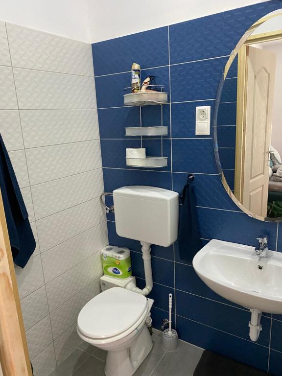Łazienka w obiekcie Balaton7 Apartmanház - Badacsonytomaj Centrum
