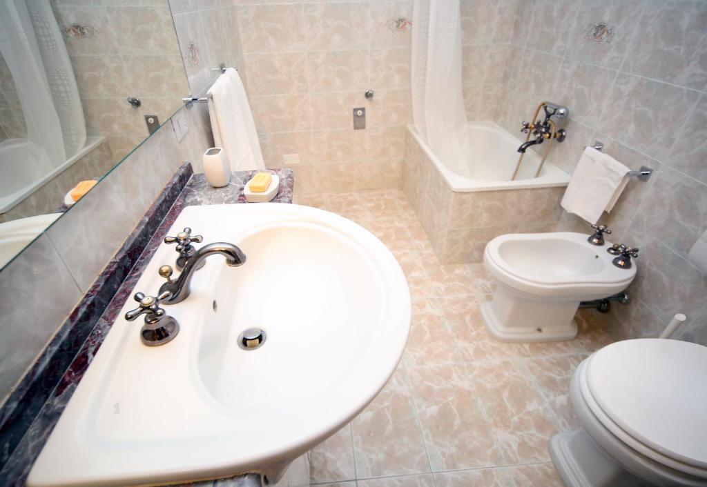 Koupelna v ubytování sacrobosco apartment Ulivo